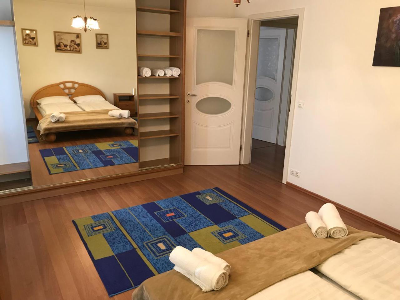 โลตัส อพาร์ตเมนต์ อิน นยีเรกิฮาซา Apartment นีเรกฮาซา ภายนอก รูปภาพ