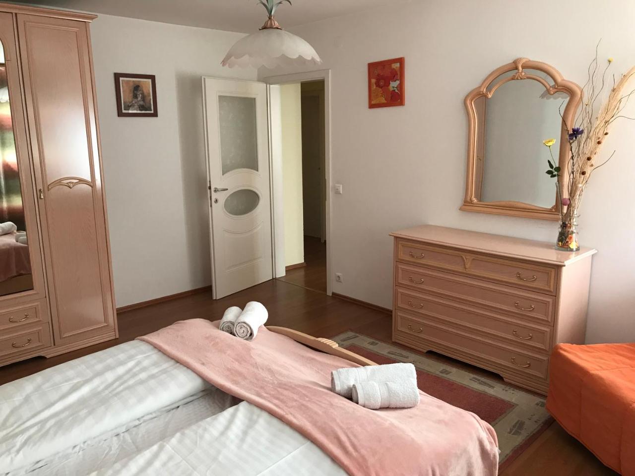 โลตัส อพาร์ตเมนต์ อิน นยีเรกิฮาซา Apartment นีเรกฮาซา ภายนอก รูปภาพ