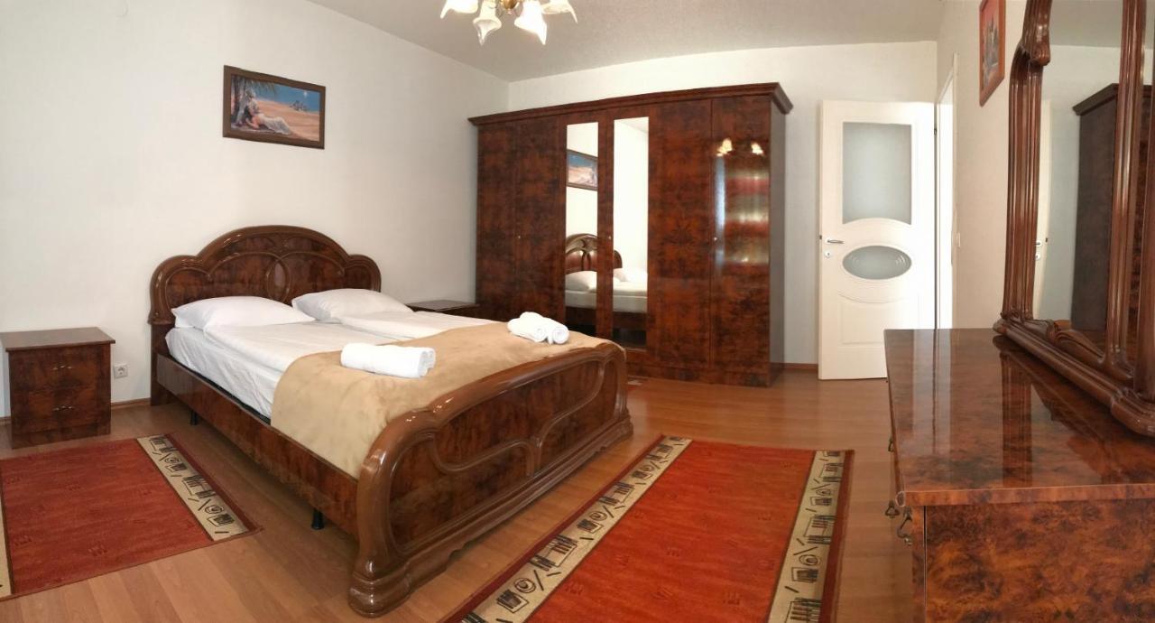 โลตัส อพาร์ตเมนต์ อิน นยีเรกิฮาซา Apartment นีเรกฮาซา ภายนอก รูปภาพ