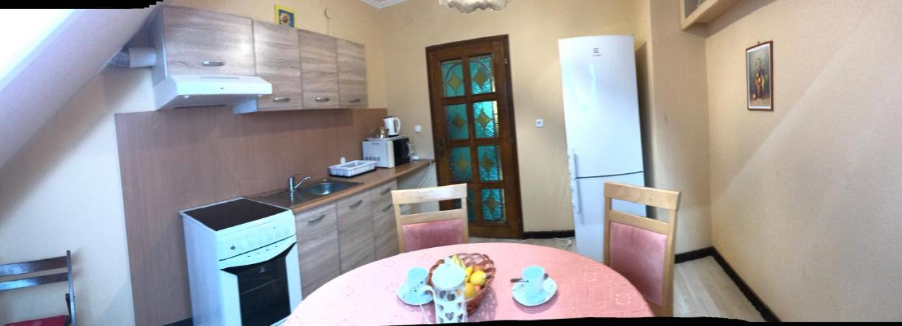 โลตัส อพาร์ตเมนต์ อิน นยีเรกิฮาซา Apartment นีเรกฮาซา ภายนอก รูปภาพ